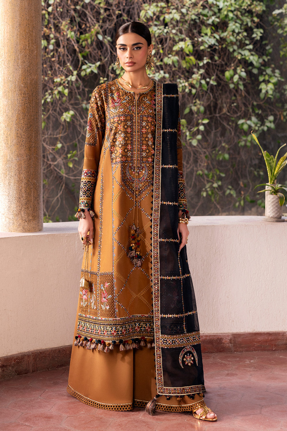 JZ 2920-Dhanak Fabric 3 Piece Unstitched (Dhanak Embroidered Shawl)